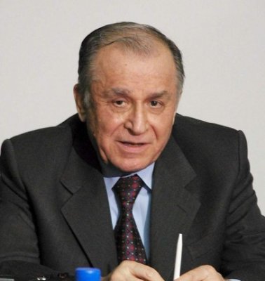 Iliescu: Din 2004, PSD s-a obişnuit cu pierderile. Acum este prima dată când nu merge singur în alegeri